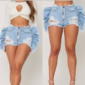 NWT Distressed High Rise Ruffle Light Wash Denim Jean Shorts Size Small